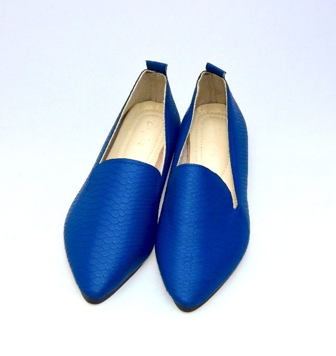 Pointed-toe loafers