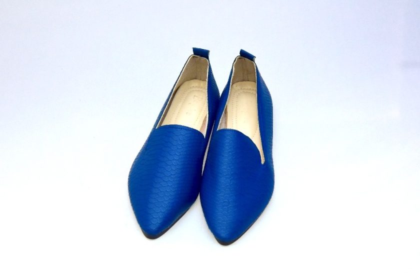 Pointed-toe loafers